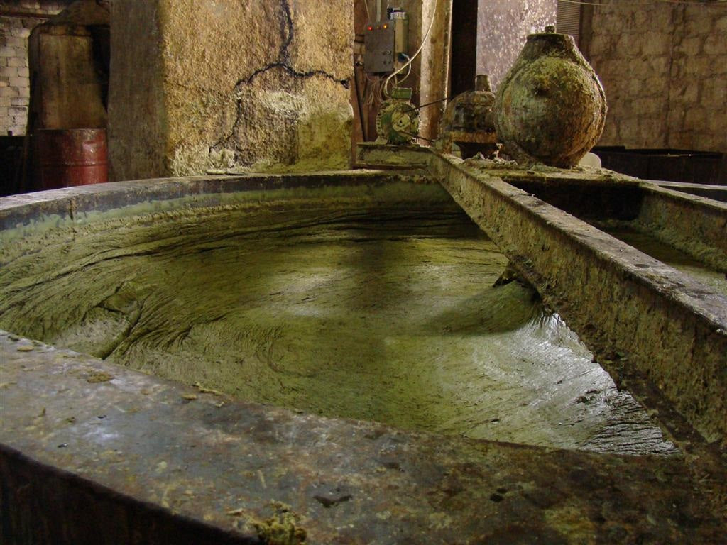The Formation of Soda Ash and Soap Bloom on Aleppo Soap